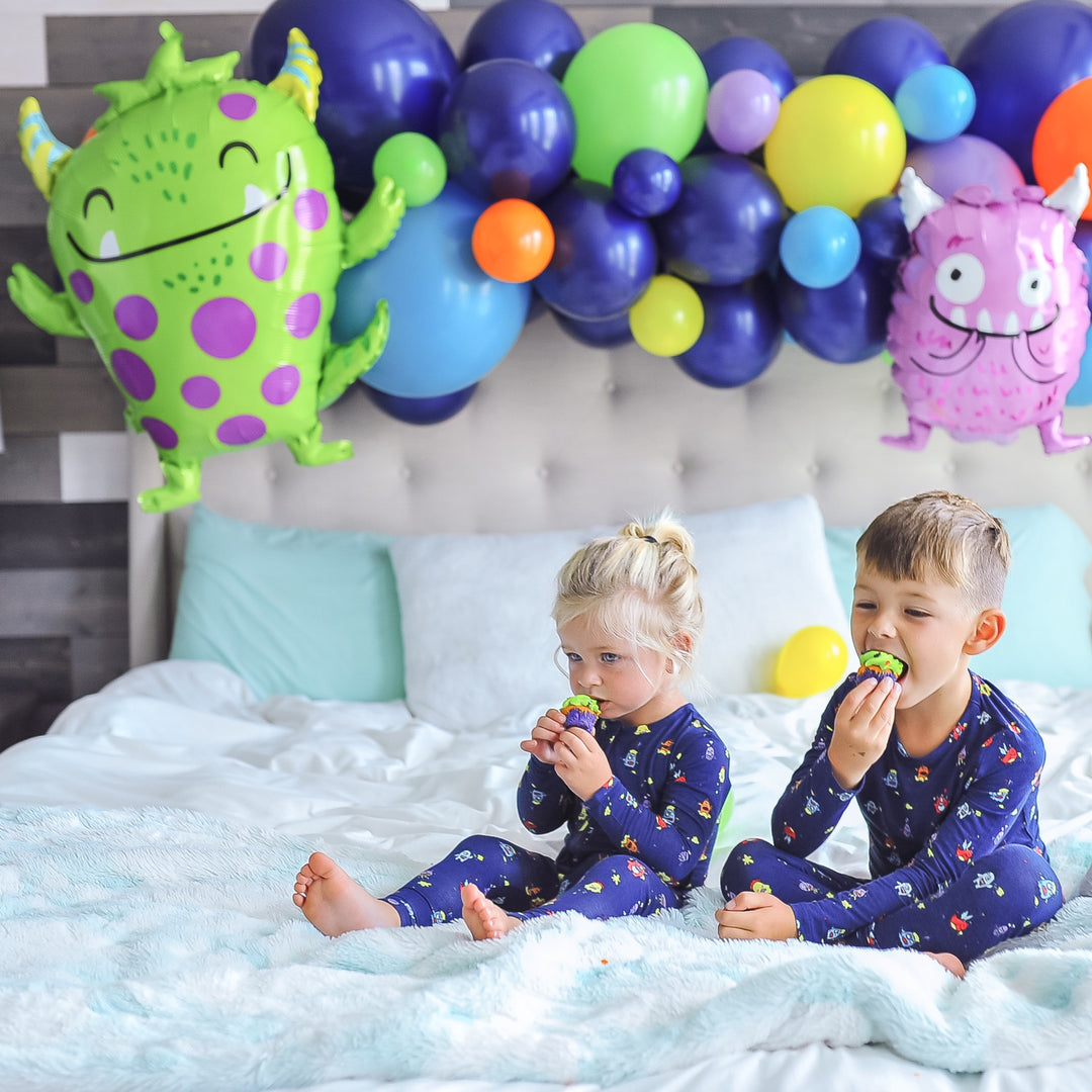 DIY Little Monsters Balloon Garland