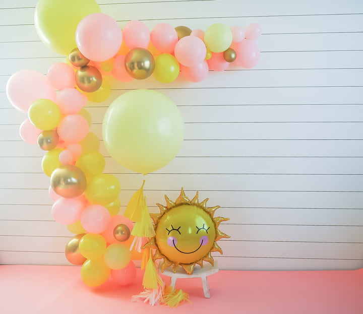 DIY Pink Lemonade Balloon Garland