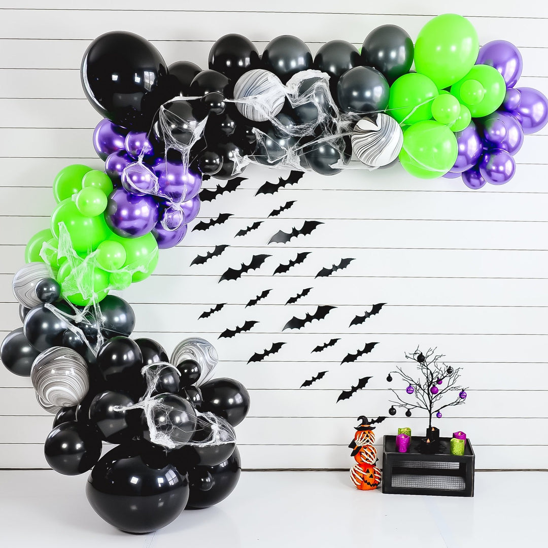 DIY Halloween Balloon Garland