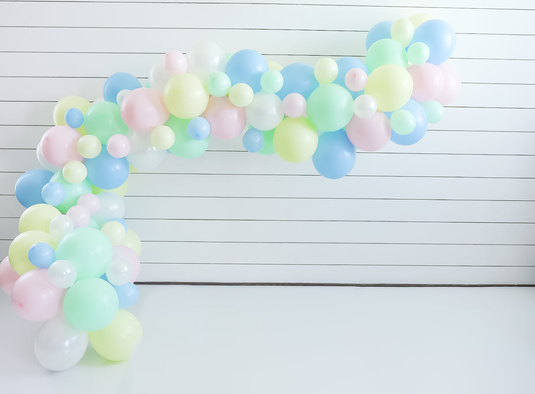 DIY Pastel Rainbow Balloon Garland