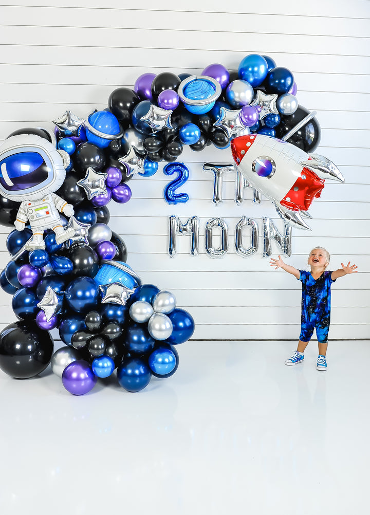 DIY Two the Moon Balloon Garland