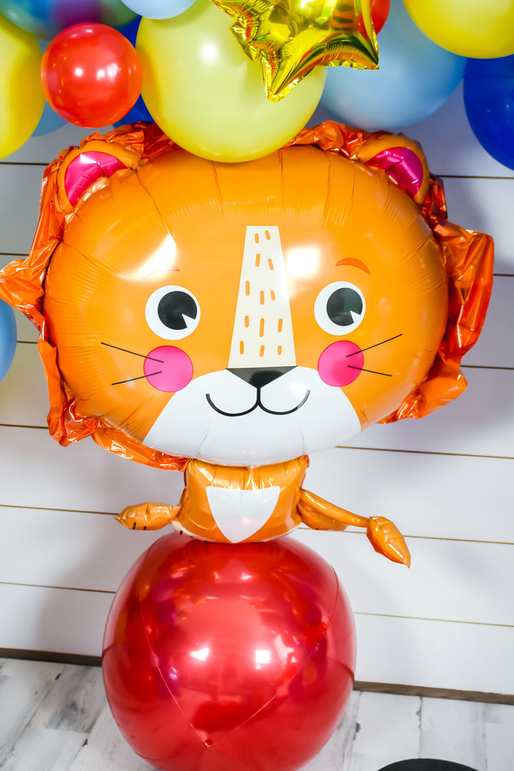 DIY Circus & Carnival Balloon Garland