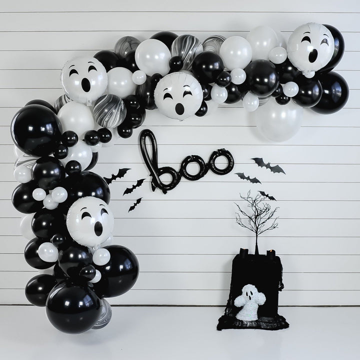 DIY Halloween Boo Balloon Garland