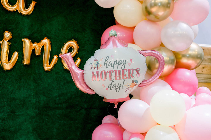DIY Rose Gold Blush Balloon Garland