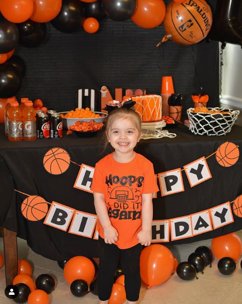 DIY Basketball Balloon Garland