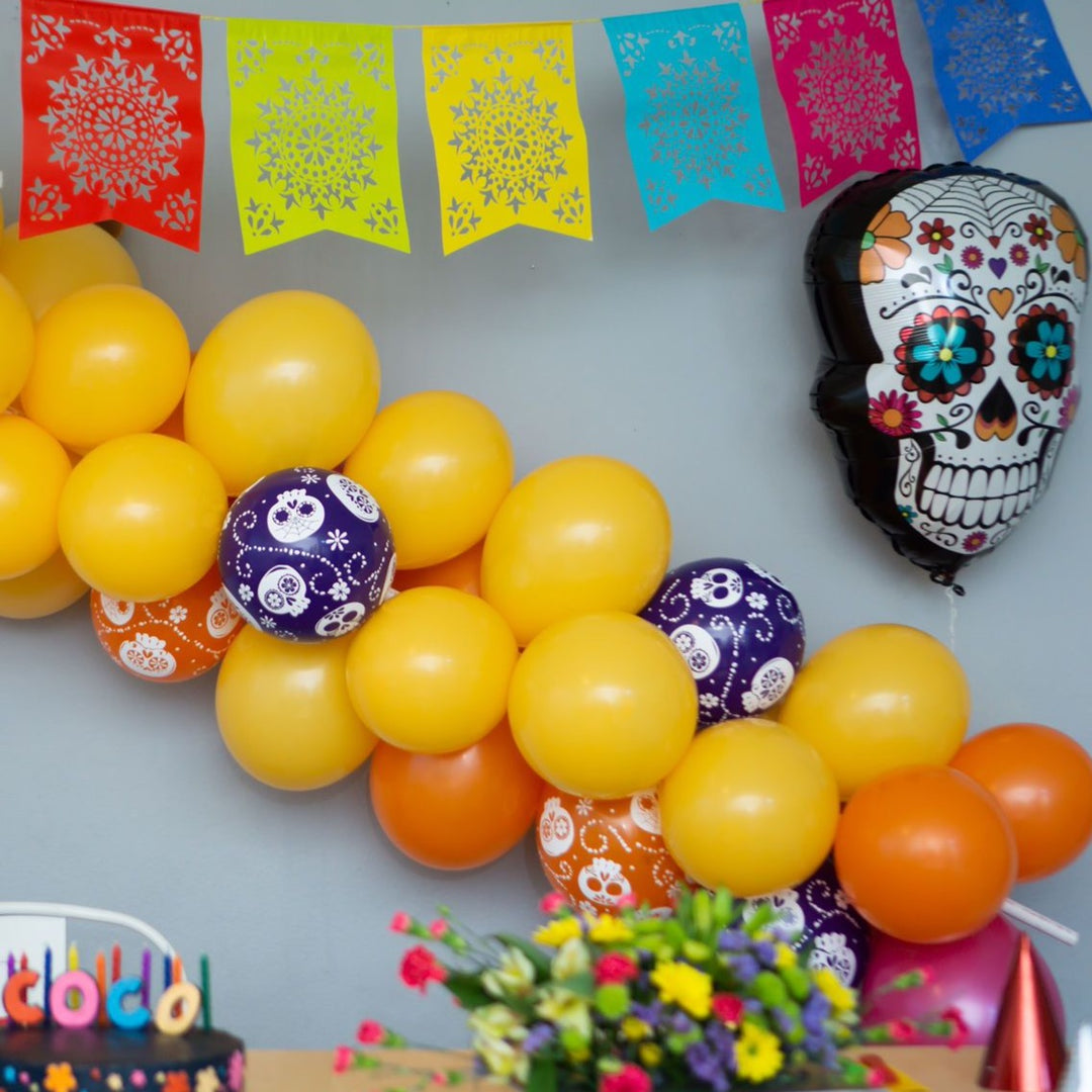 DIY Dia de Muertos Balloon Garland