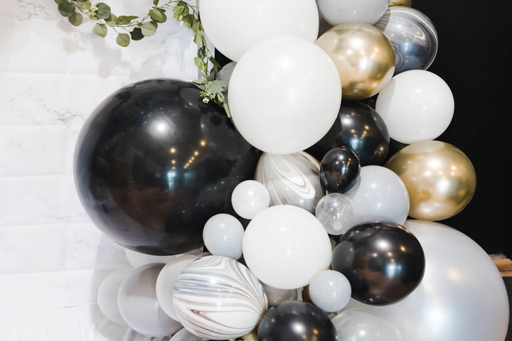 DIY Grad Balloon Garland