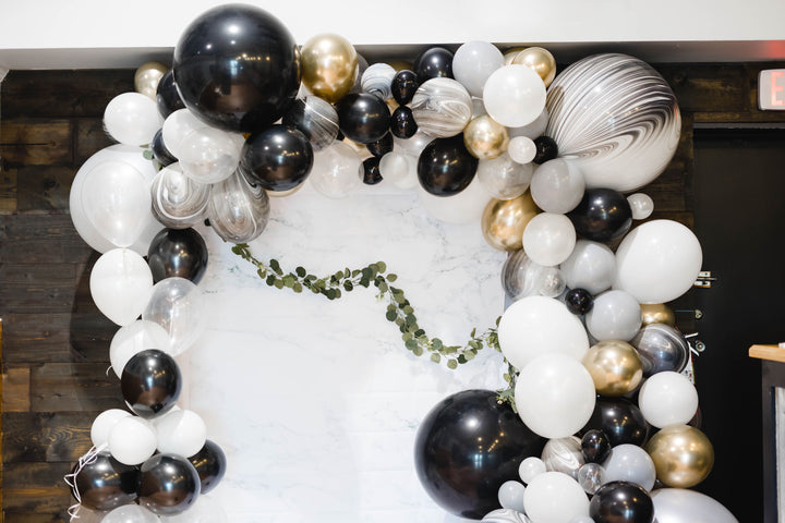 DIY Grad Balloon Garland