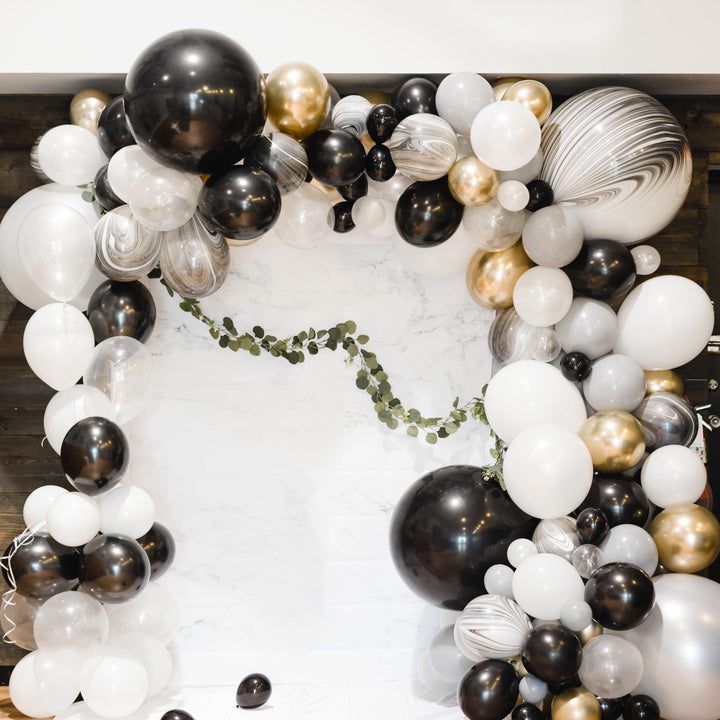 DIY Grad Balloon Garland