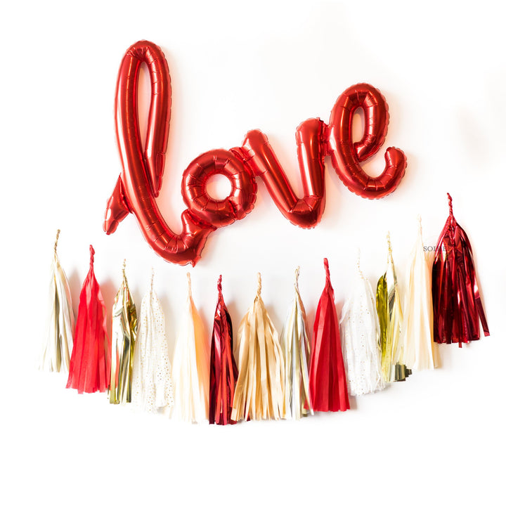 Script Love Balloon Banner