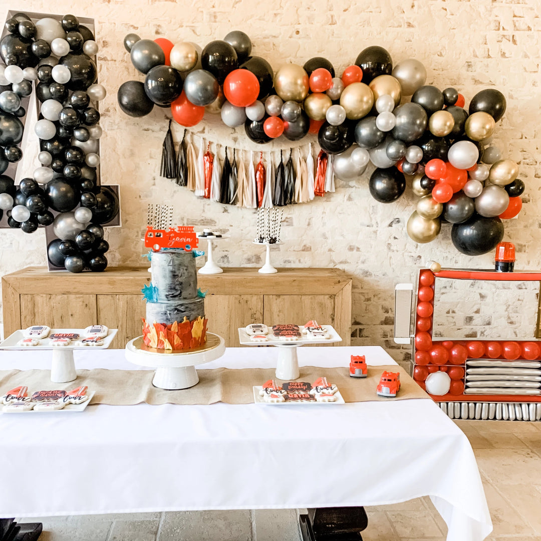 DIY Firetruck Balloon Garland