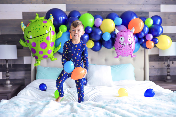 DIY Little Monsters Balloon Garland