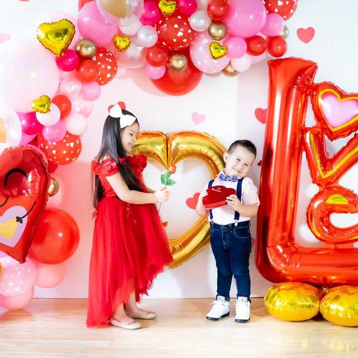 DIY Valentine Crush Balloon Garland