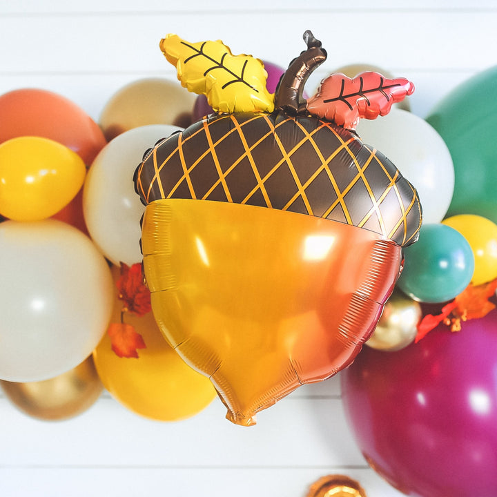 DIY Friendsgiving Fall Balloon Garland