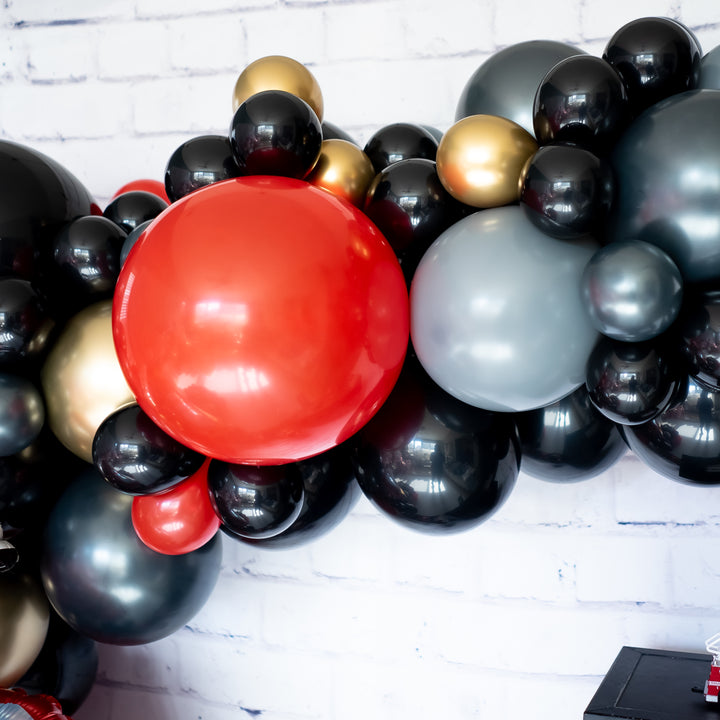 DIY Classic Firetruck Balloon Garland
