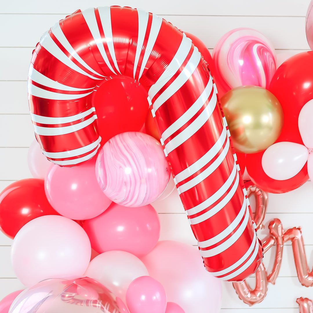 DIY Friendsmas Balloon Garland