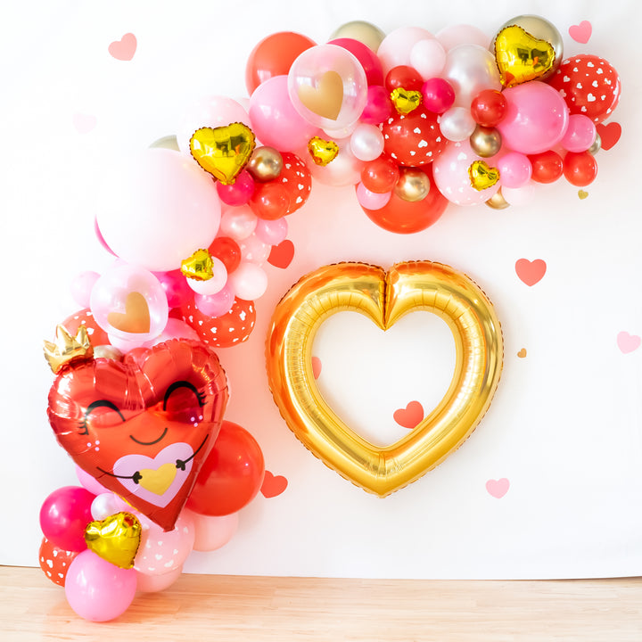 DIY Valentine Crush Balloon Garland