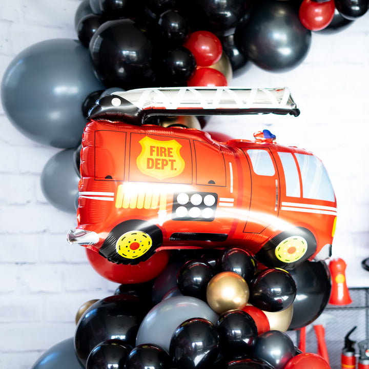 DIY Classic Firetruck Balloon Garland