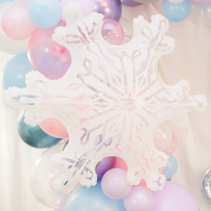 DIY Winter Onederland Balloon Garland