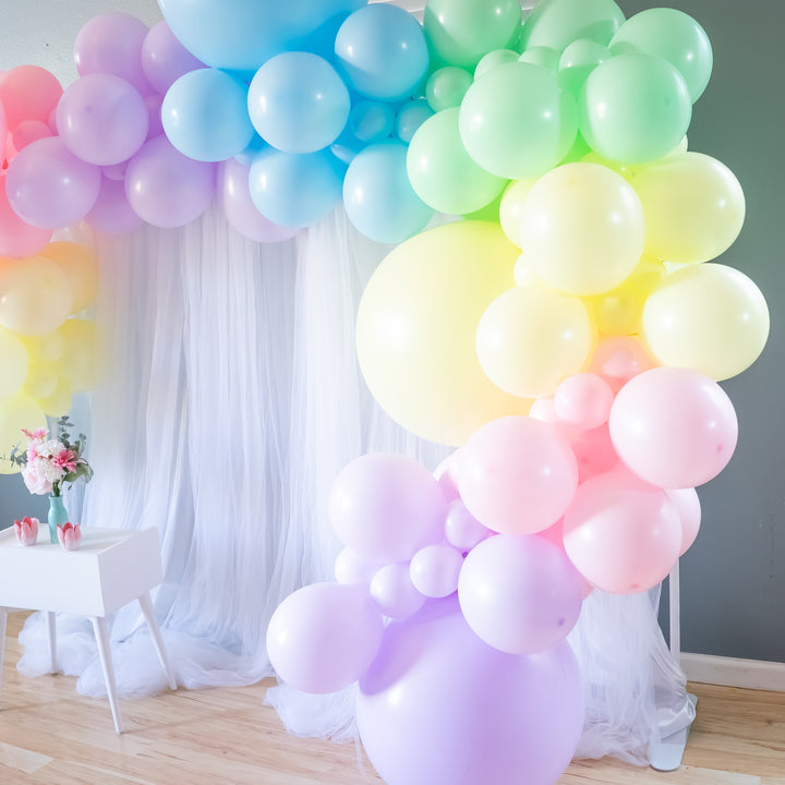 DIY Easter Balloon Garland