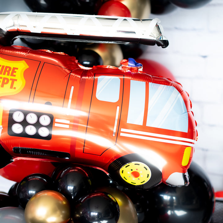 DIY Classic Firetruck Balloon Garland