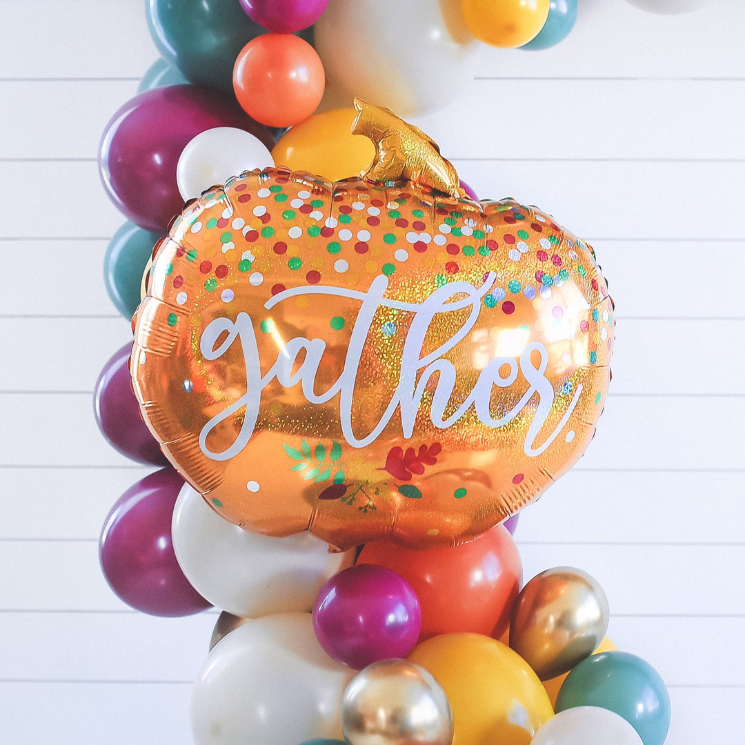 DIY Friendsgiving Fall Balloon Garland