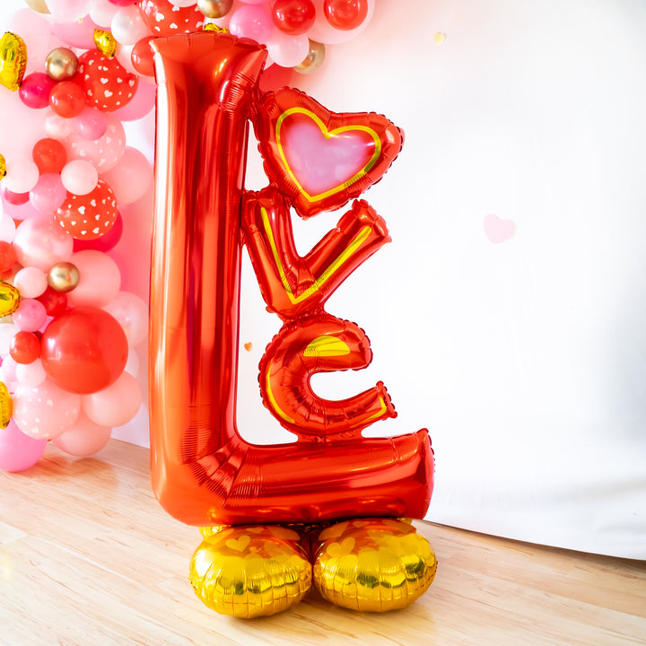 DIY Valentine Crush Balloon Garland