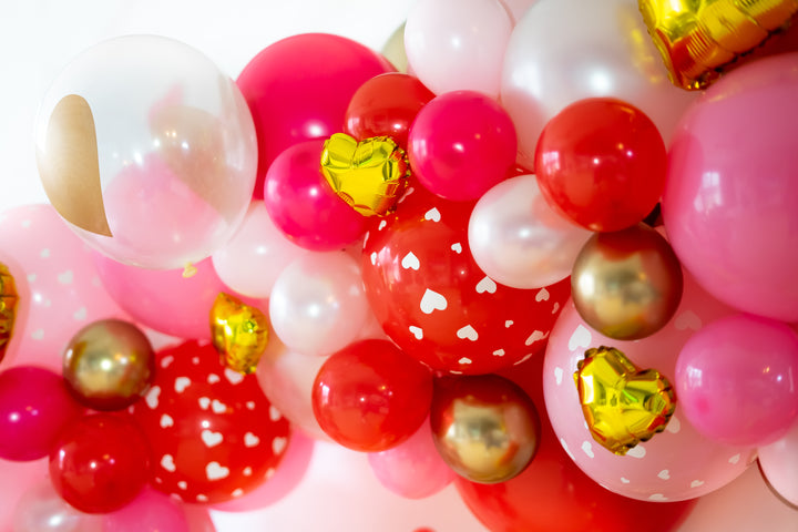 DIY Valentine Crush Balloon Garland