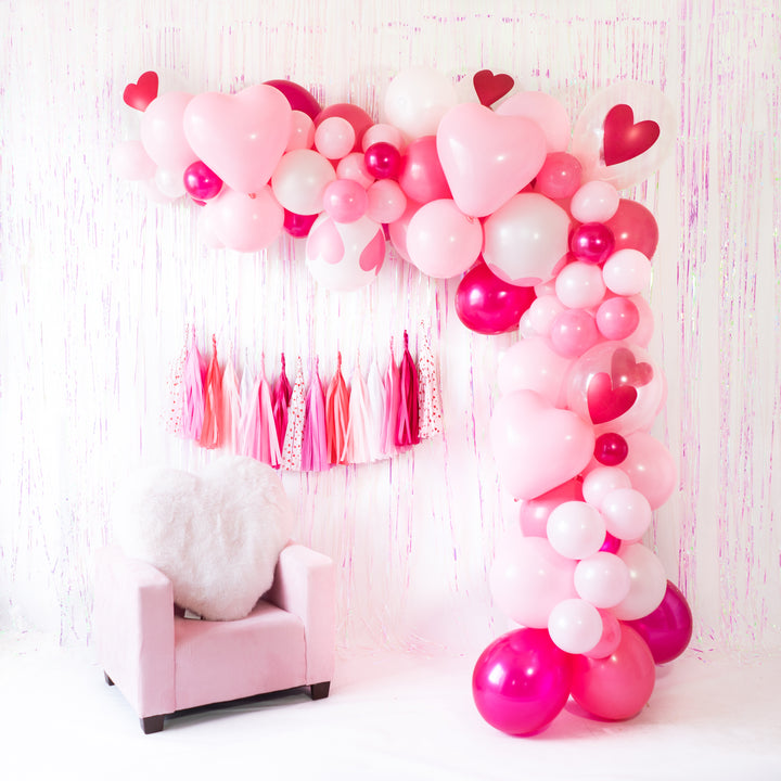 DIY Valentine Balloon Garland