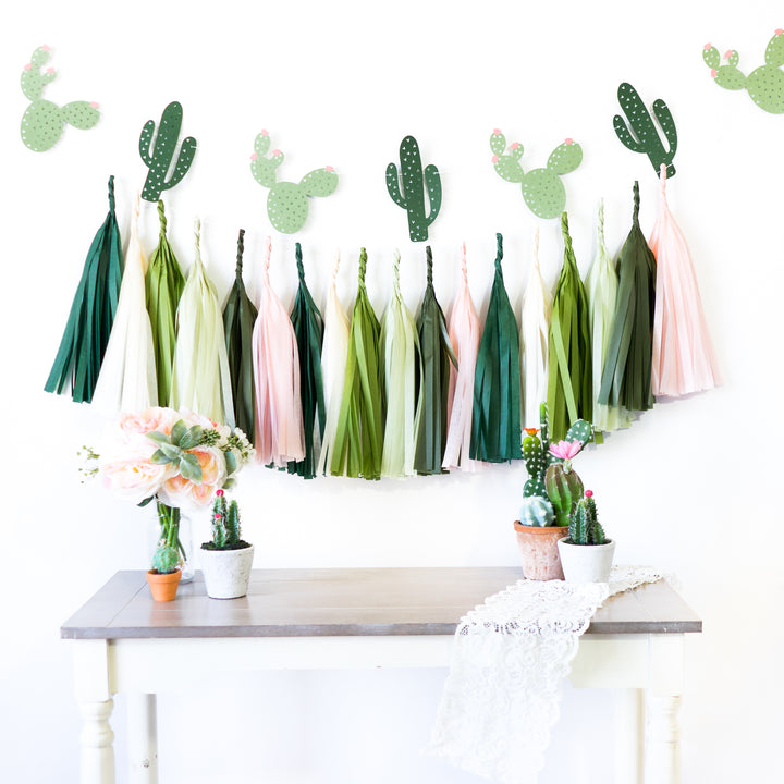 Script Mr & Mrs Rose Gold Cactus Balloon Banner
