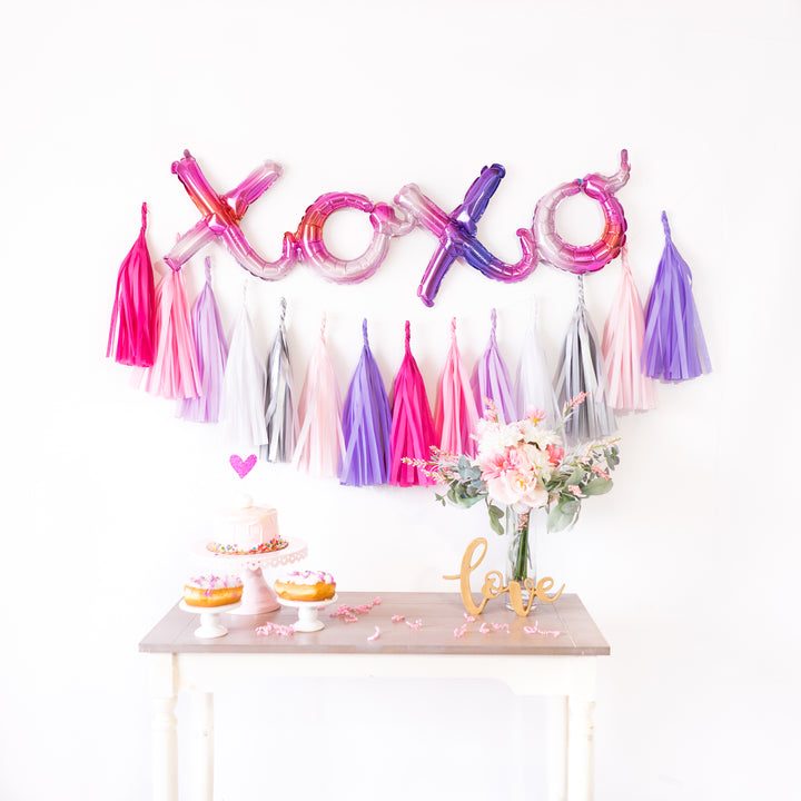 XOXO Script Balloon Banner