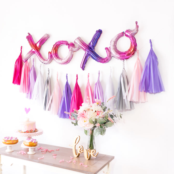 XOXO Script Balloon Banner