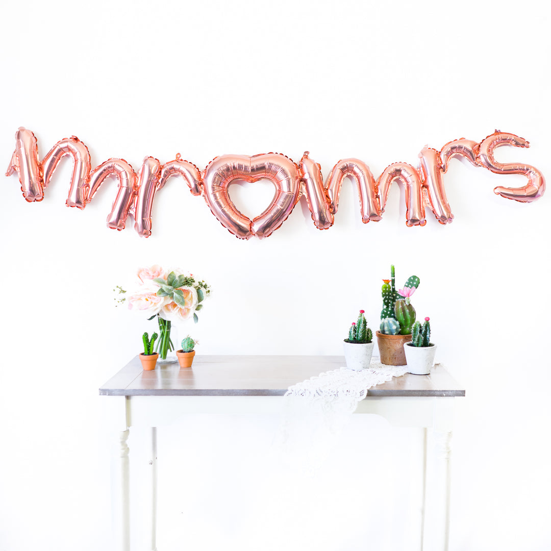 Script Mr & Mrs Rose Gold Balloon Banner