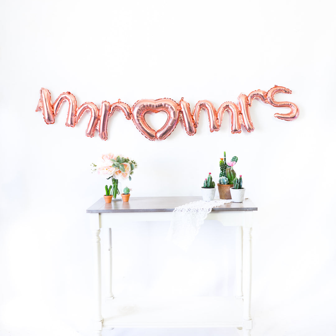 Script Mr & Mrs Rose Gold Balloon Banner