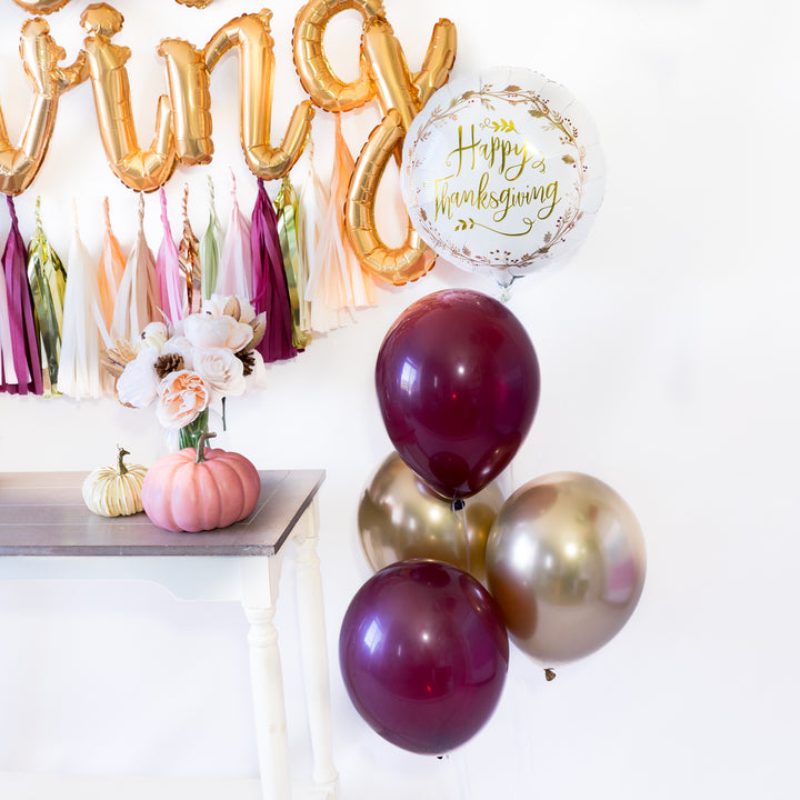 Script Friendsgiving Balloon Tassel Party Box