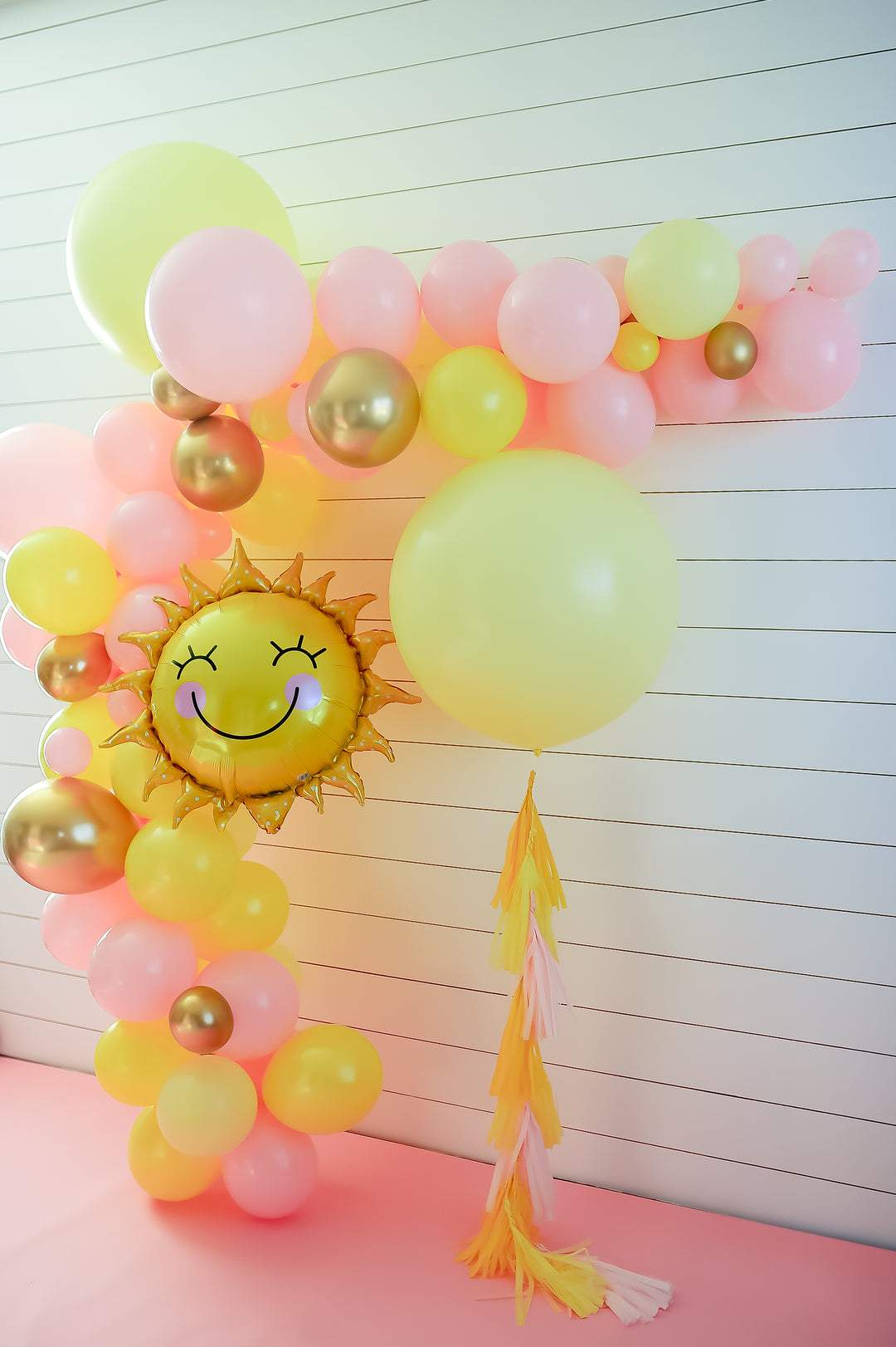 DIY Pink Lemonade Balloon Garland