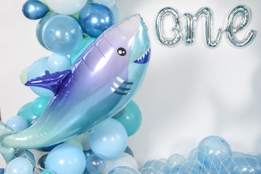 DIY Shark Balloon Garland  DIY Blue Ocean Balloon Arch, Shark Birthday  Party Decor – Soiree Love