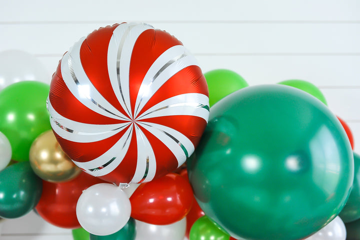 DIY Christmas Balloon Garland
