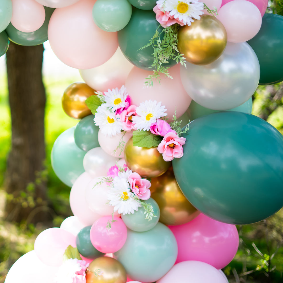 DIY Secret Garden Balloon Garland