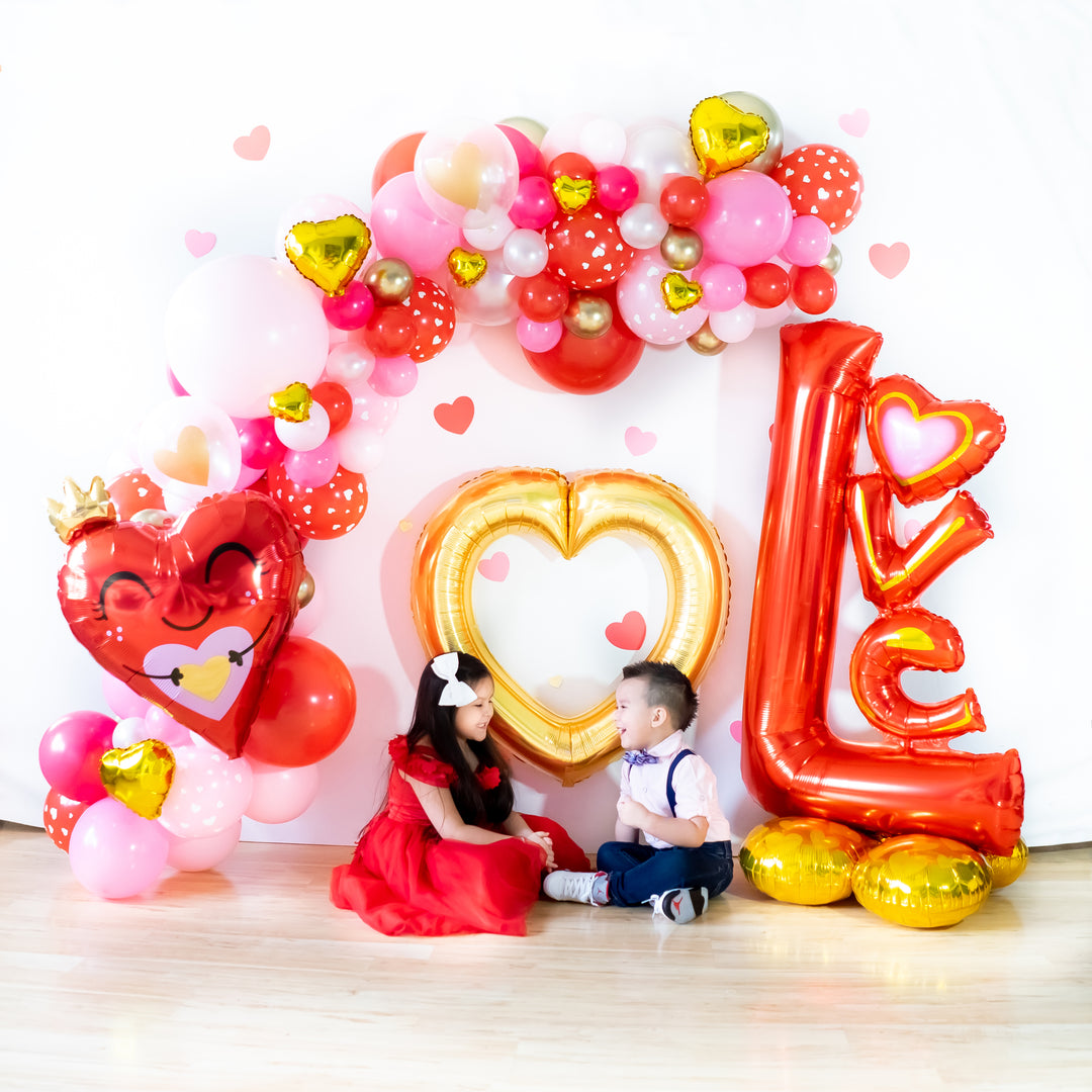 DIY Valentine Crush Balloon Garland